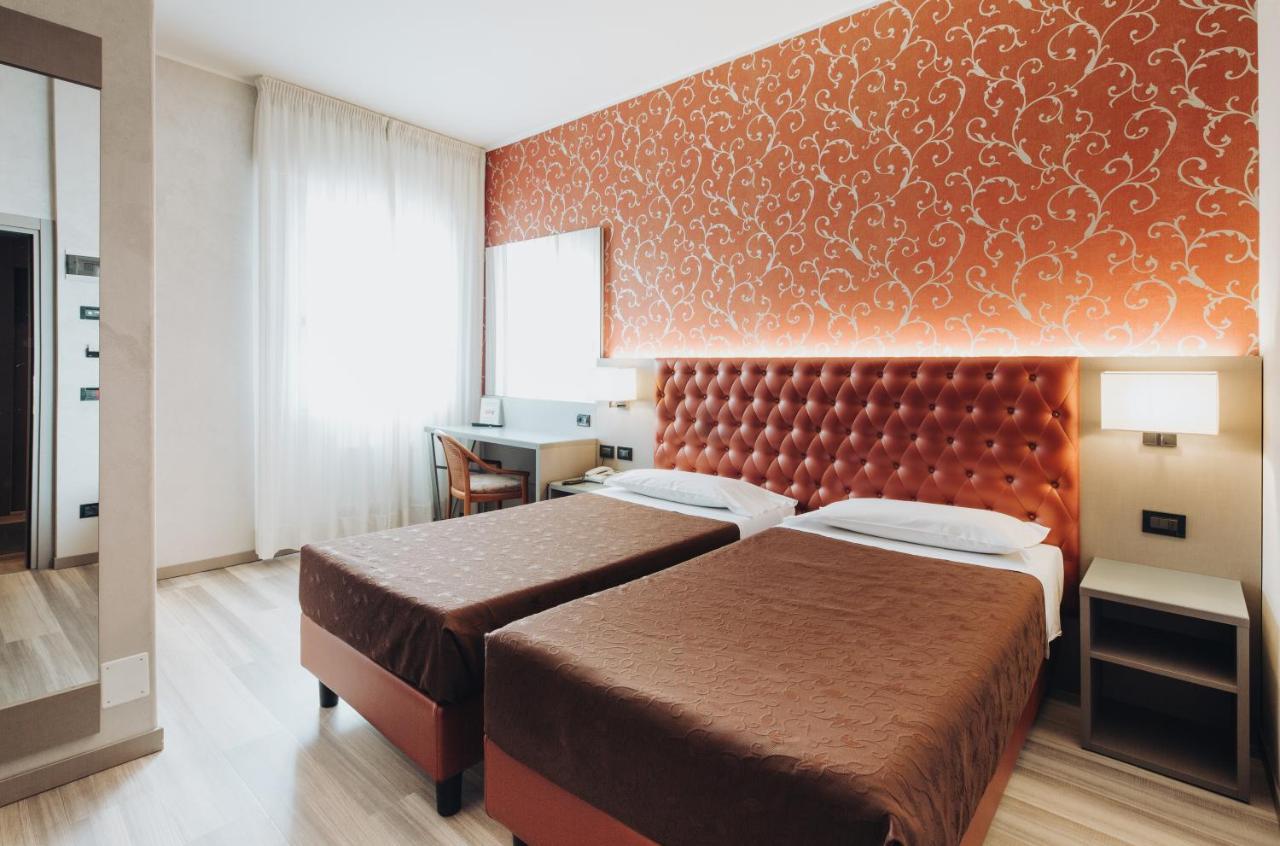 Hotel Alan Anzola dell'Emilia Eksteriør bilde