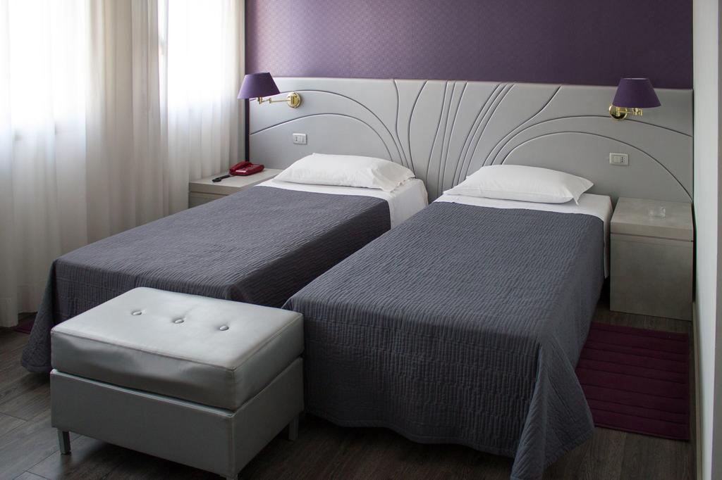 Hotel Alan Anzola dell'Emilia Eksteriør bilde